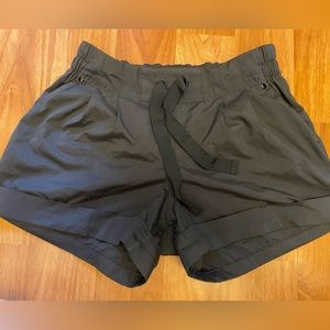 lululemon size 4 shorts